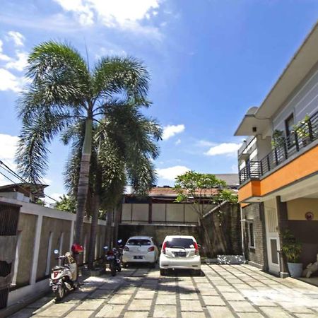 RedDoorz @ Pangeran Antasari 2 Hotel Cilandak  Buitenkant foto