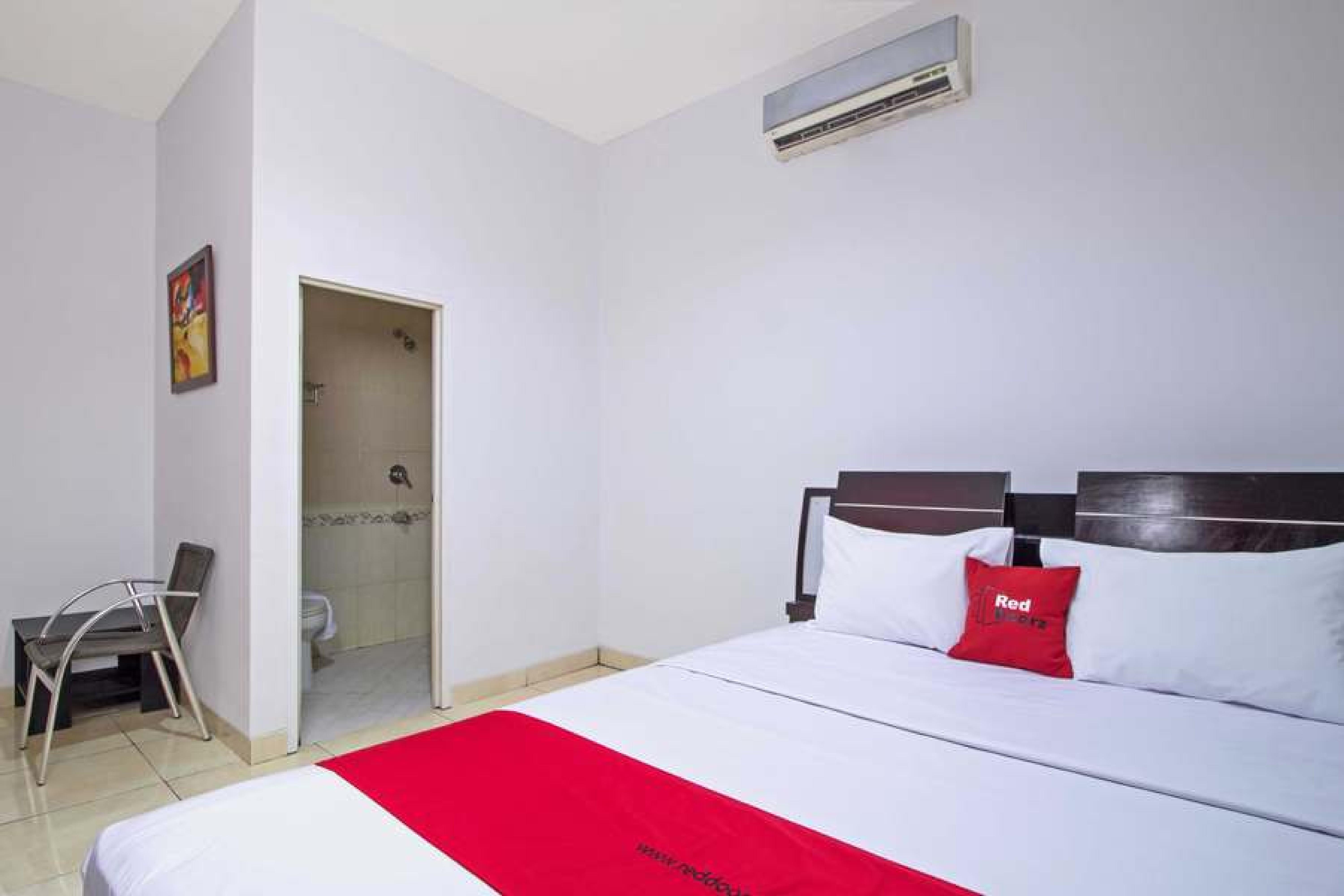 RedDoorz @ Pangeran Antasari 2 Hotel Cilandak  Buitenkant foto