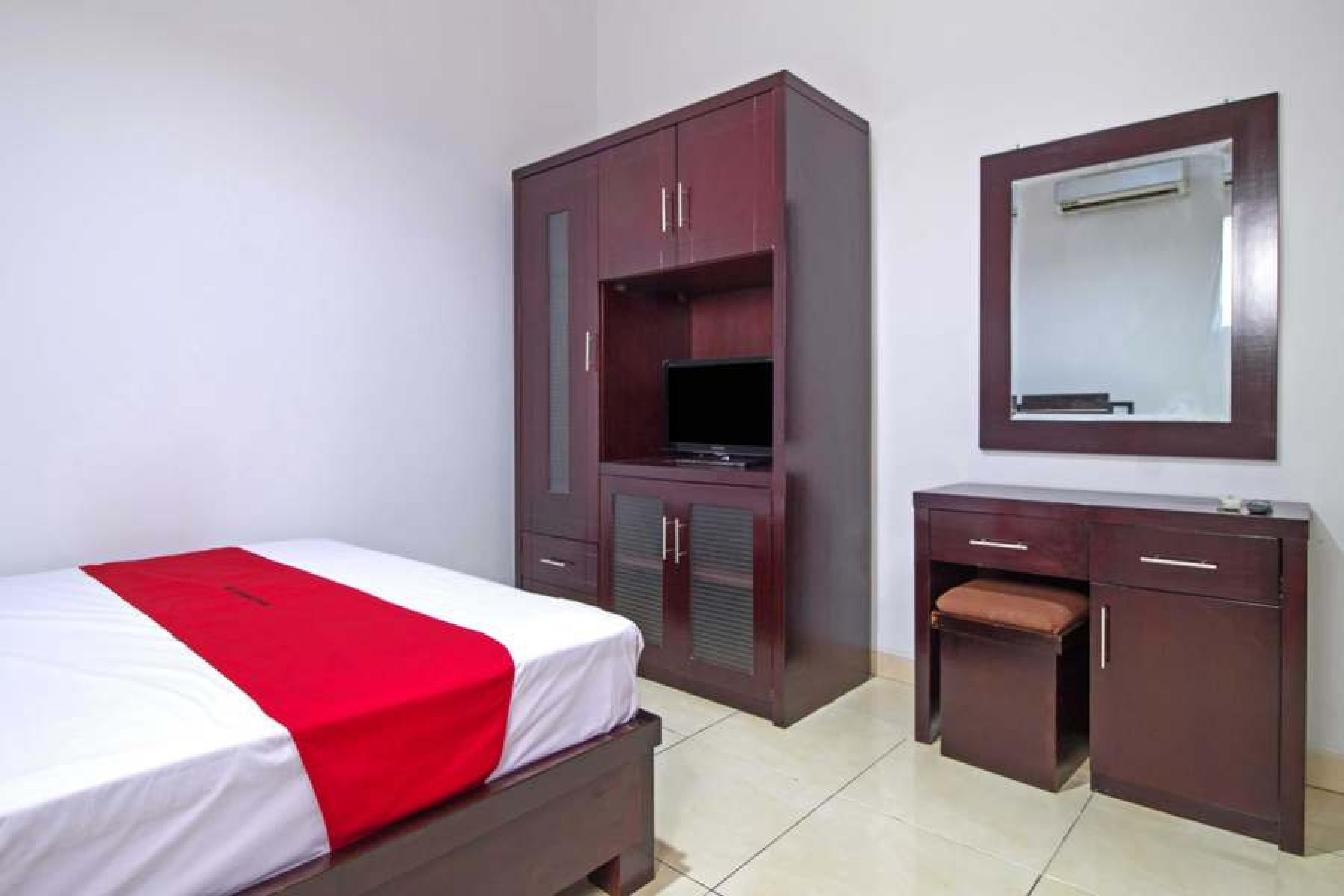 RedDoorz @ Pangeran Antasari 2 Hotel Cilandak  Buitenkant foto