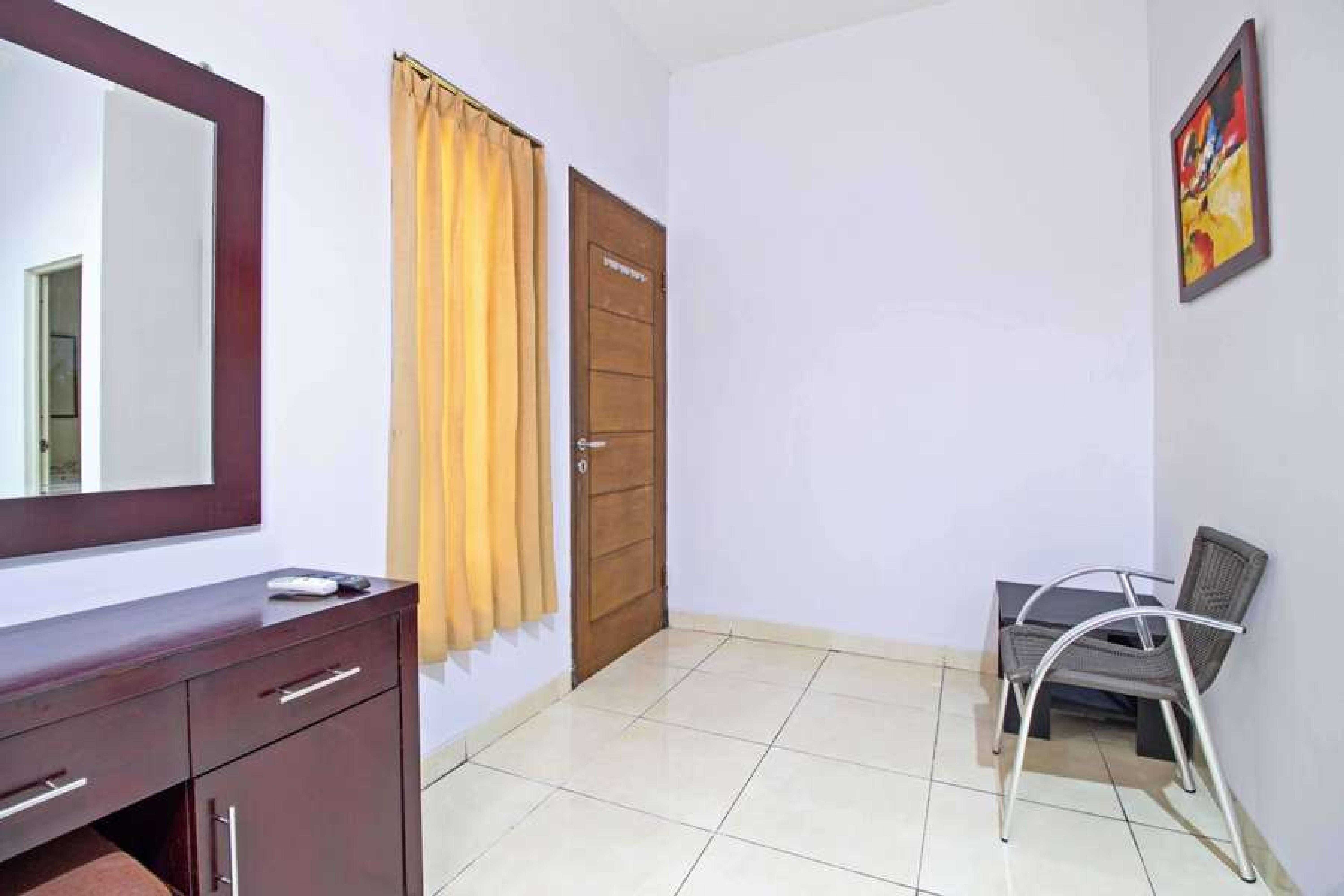 RedDoorz @ Pangeran Antasari 2 Hotel Cilandak  Buitenkant foto