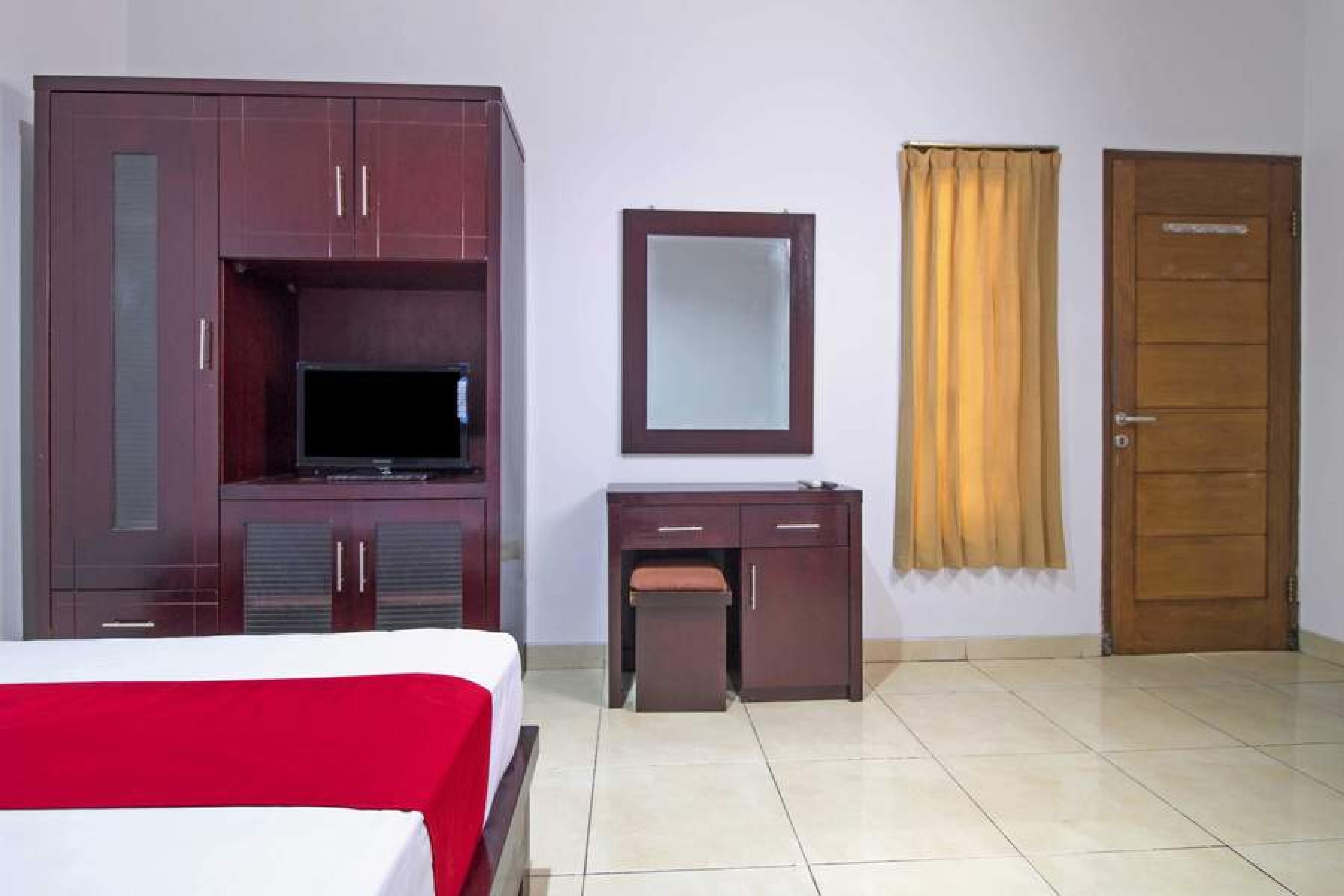 RedDoorz @ Pangeran Antasari 2 Hotel Cilandak  Buitenkant foto