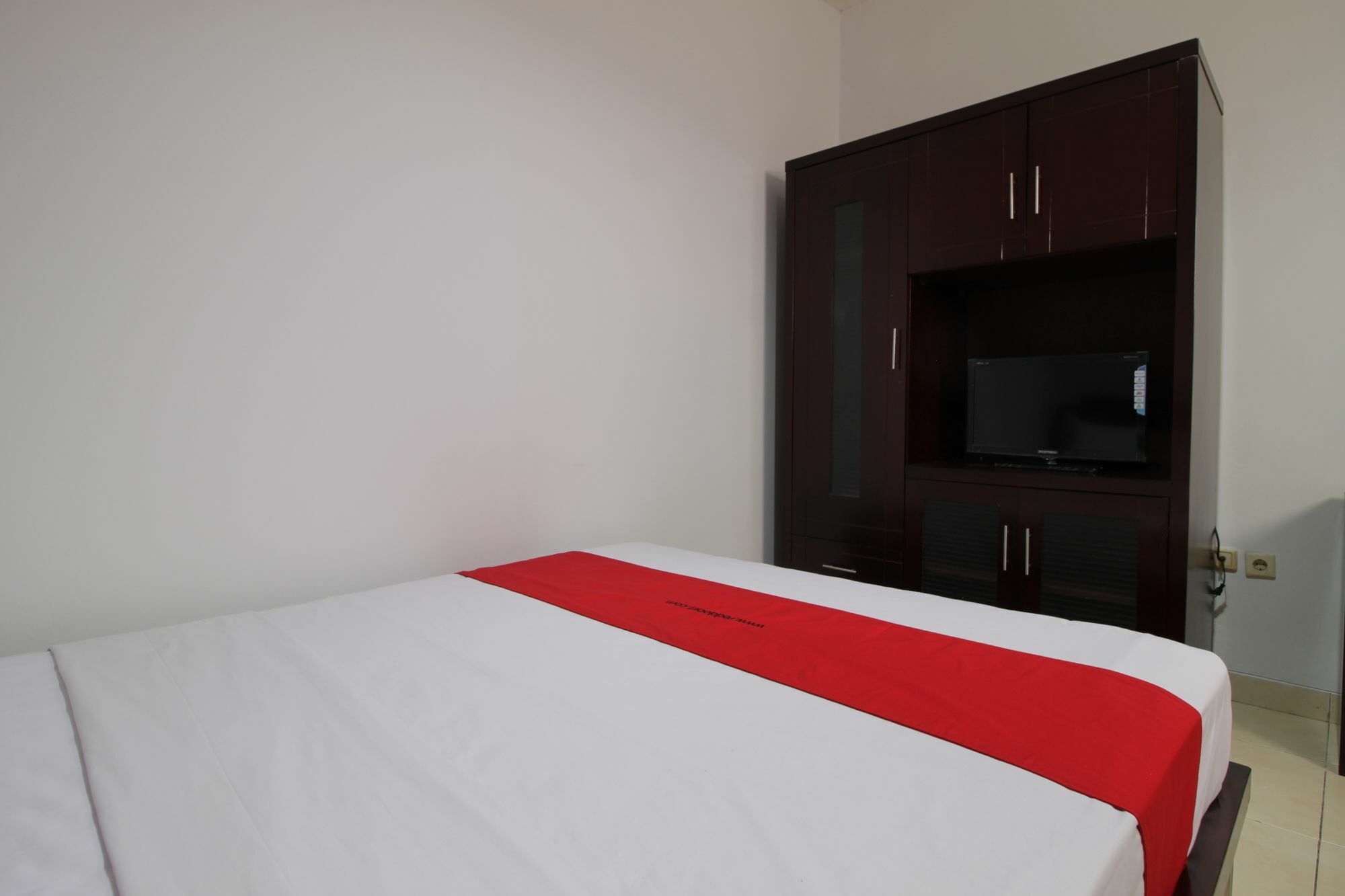 RedDoorz @ Pangeran Antasari 2 Hotel Cilandak  Buitenkant foto